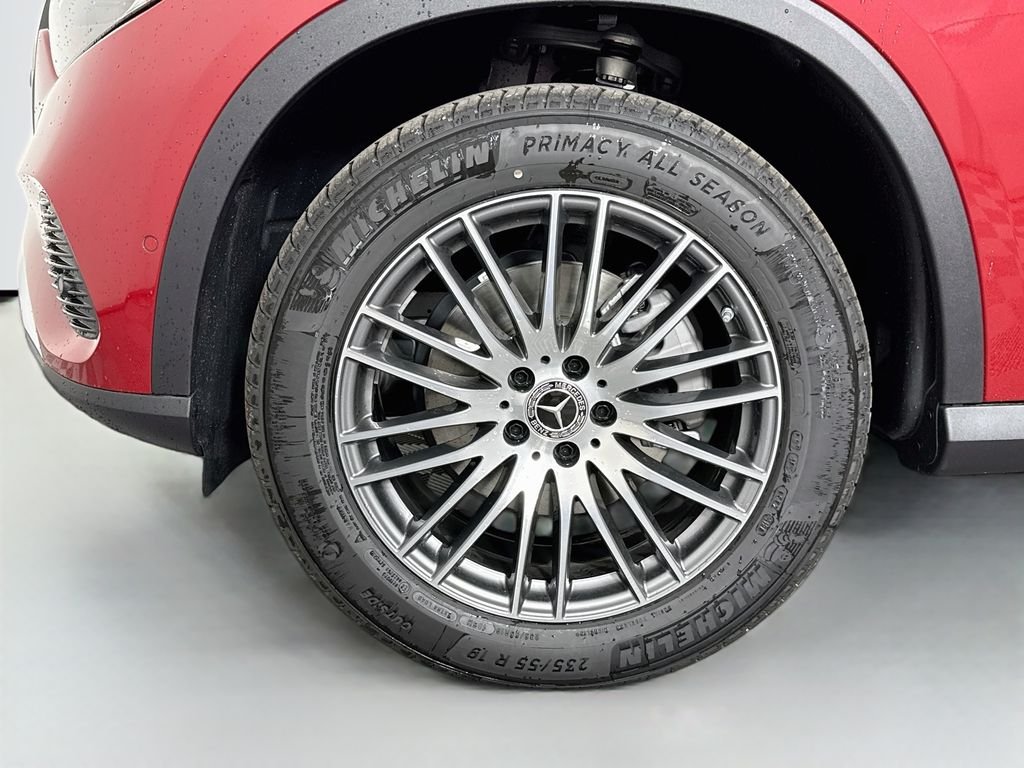 New 2026 MANUFAKTUR Patagonia Red Metallic Mercedes-Benz GLC 300 image 32