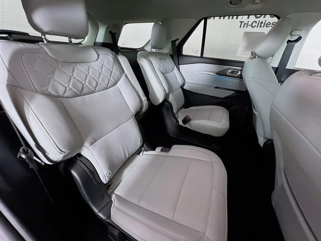 New 2026 Rapid Red Metallic Tinted Clearcoat Ford Platinum image 17