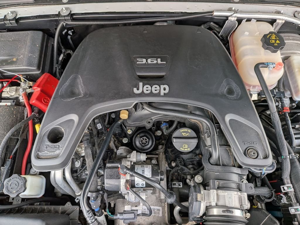 Used 2021 Bright White Clearcoat Jeep Rubicon image 13
