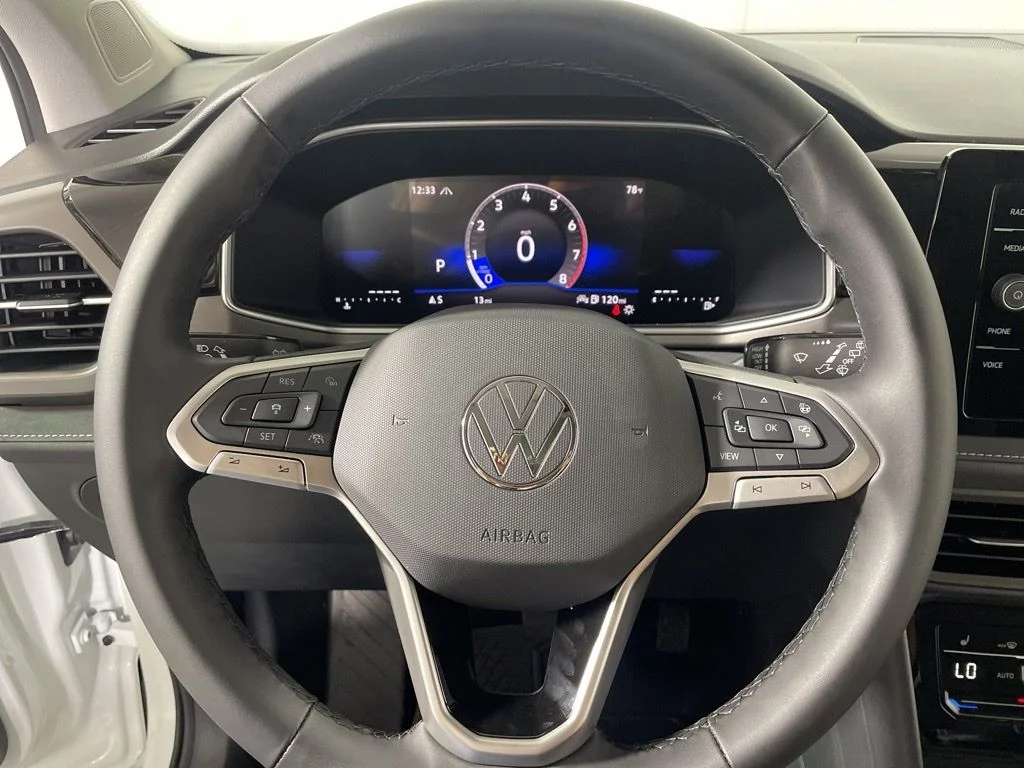 New 2026 White Volkswagen 1.5T SE Black image 14