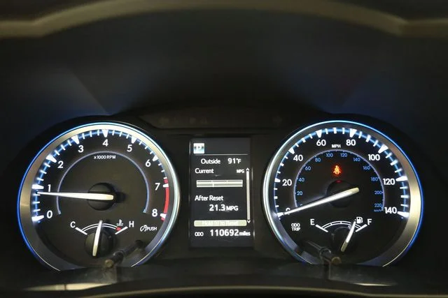 Used 2019 Midnight Black Metallic Toyota SE image 31