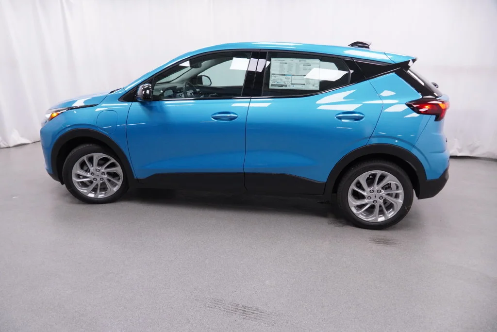 New 2027 Marina Blue Metallic Chevrolet LT image 37