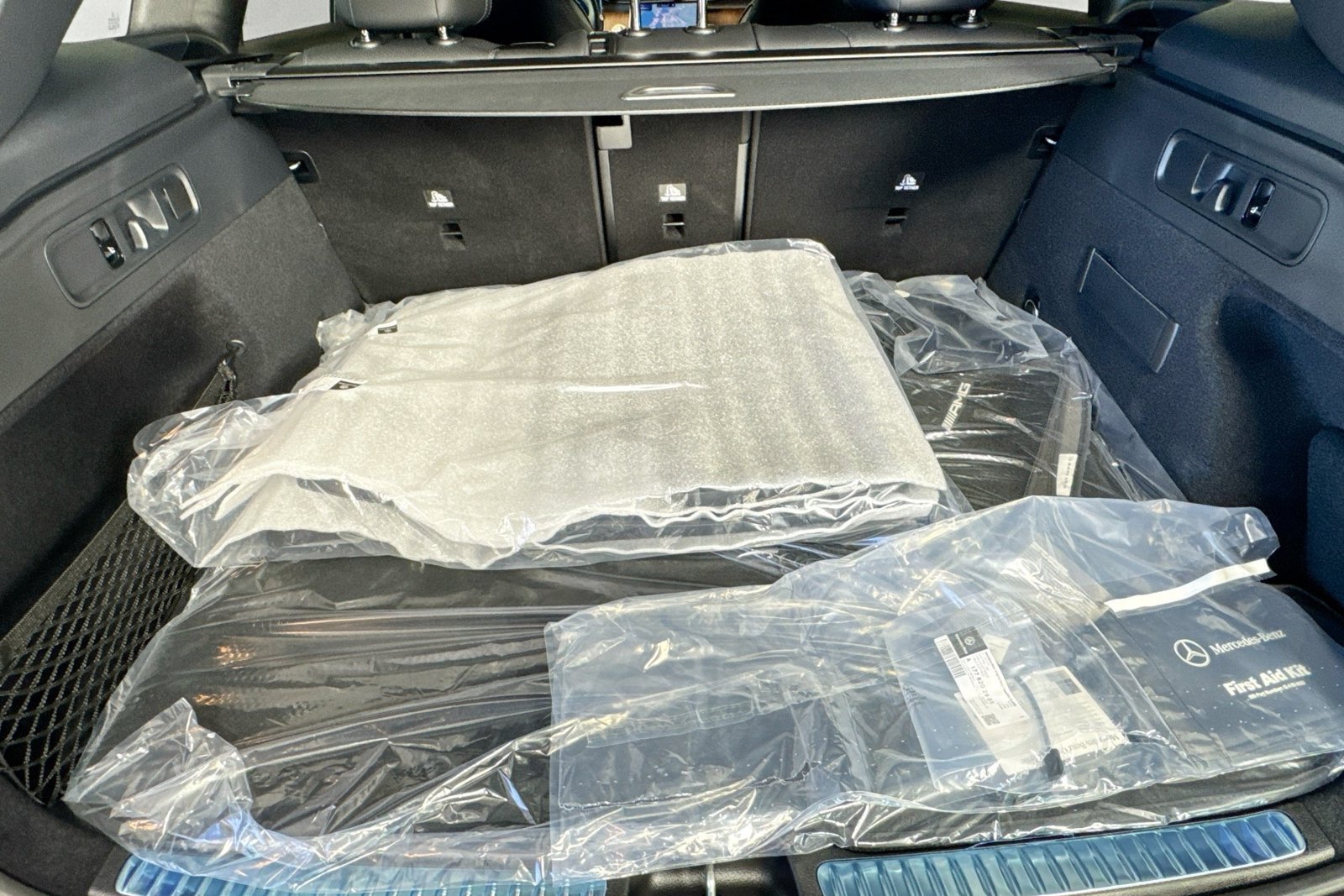 New 2026 Polar White Mercedes-Benz GLC 300 image 23