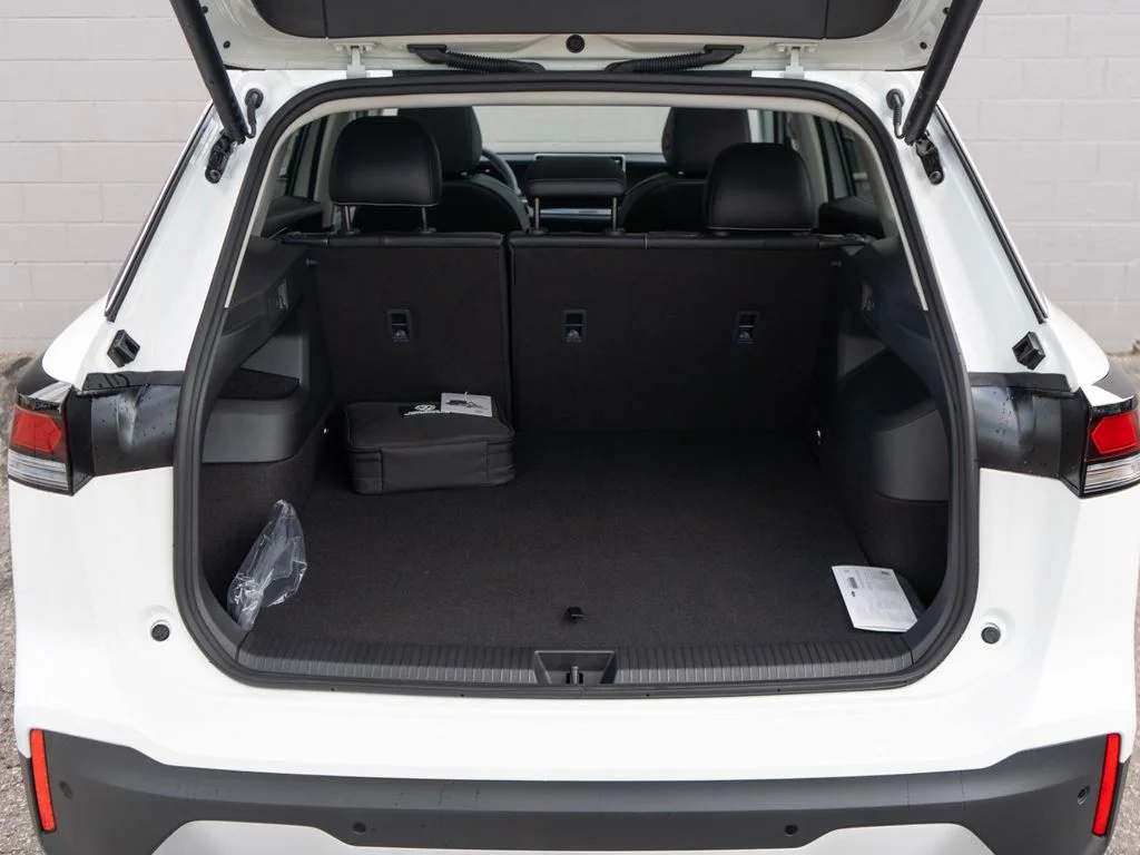 New 2026 Pure White Volkswagen 2.0T SE image 6