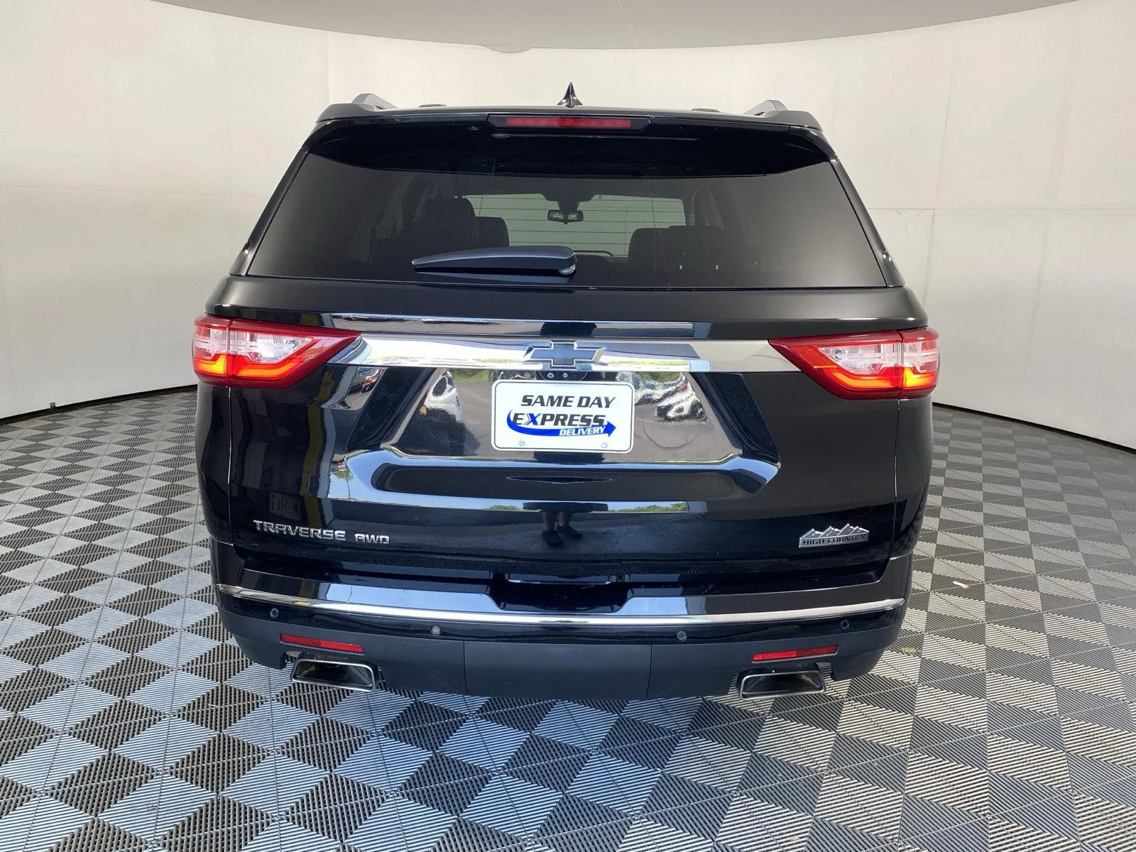 Used 2020 Mosaic Black Metallic Chevrolet High Country image 6
