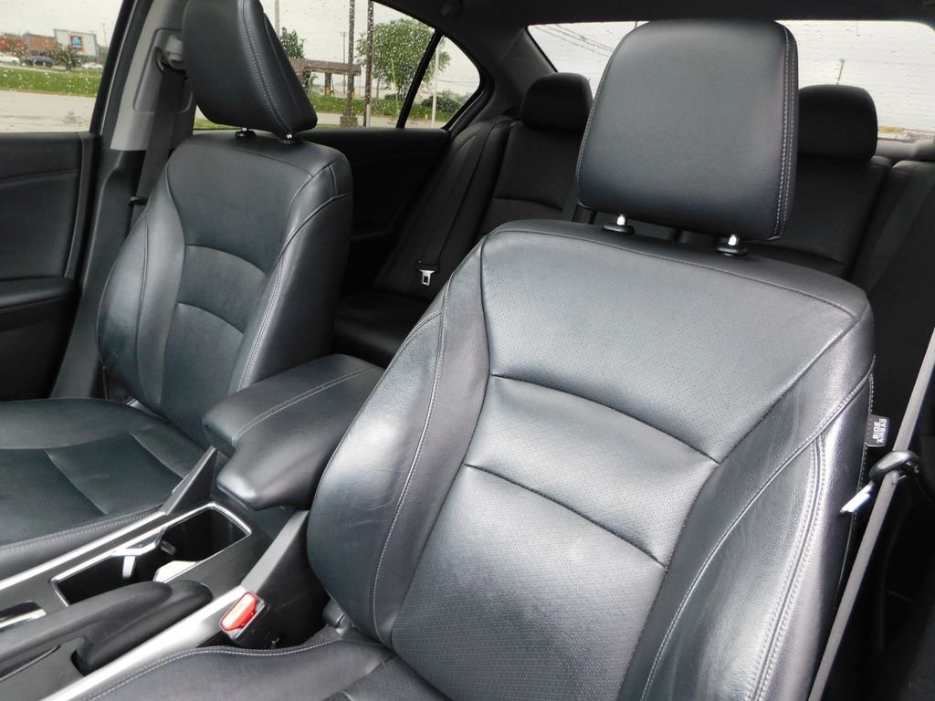 Used 2015 Gray Honda EX-L image 16