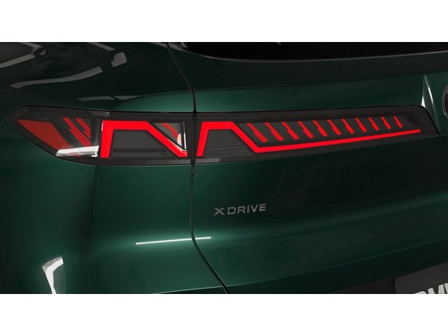 New 2027 Vancouver Green Metallic BMW  image 8