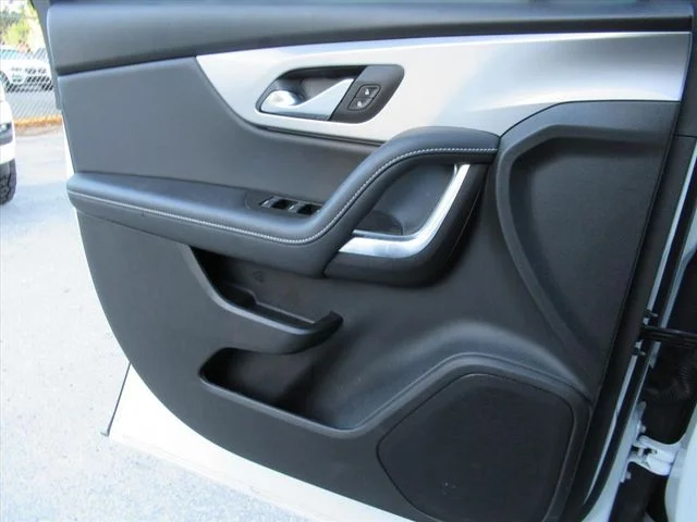 Used 2024 White Chevrolet LT image 18