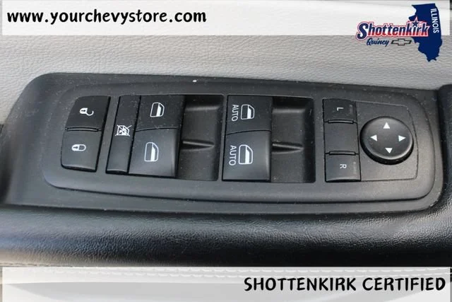 Used 2022 Gray Chrysler Touring L image 20