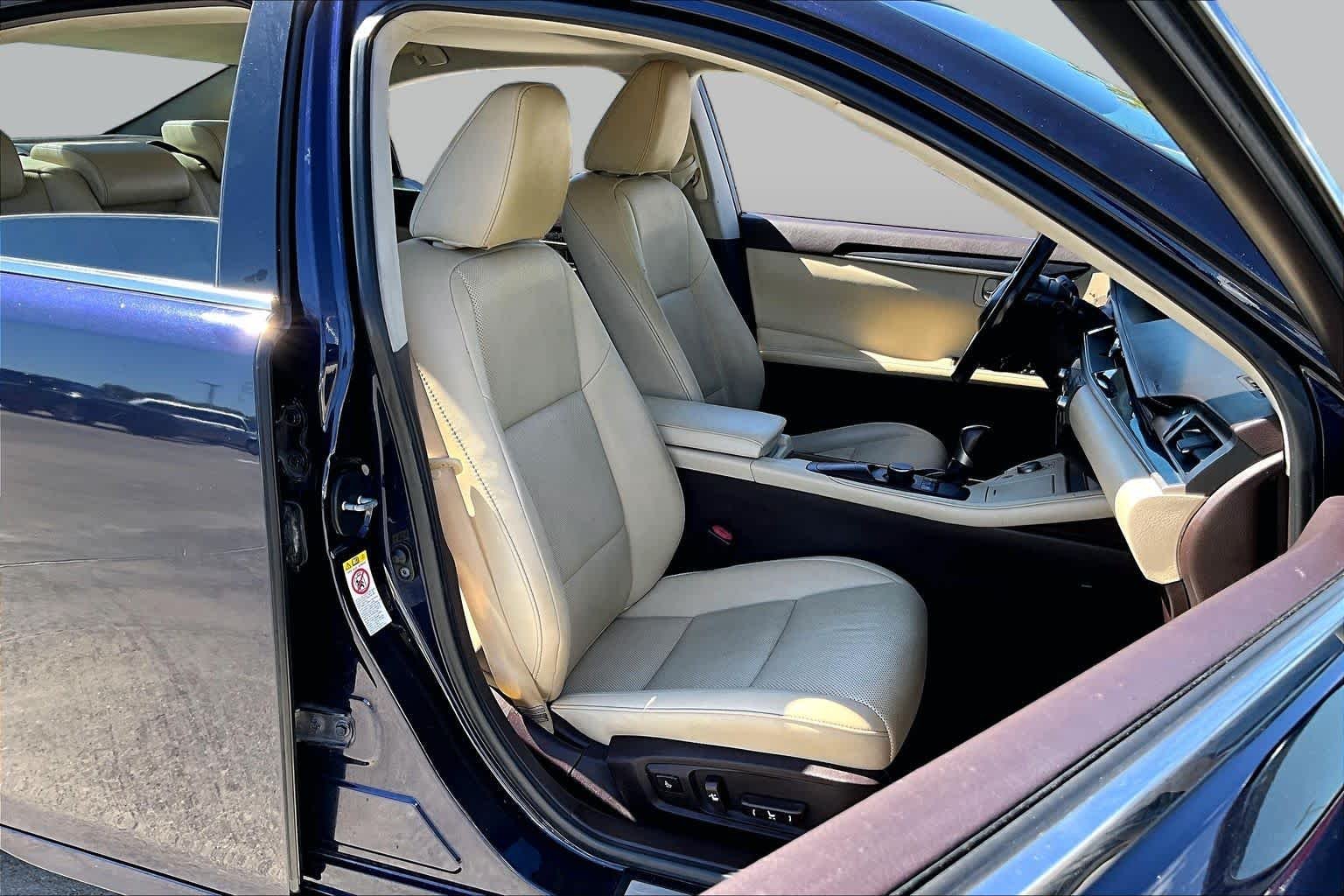 Used 2018 Nightfall Mica Lexus  image 8