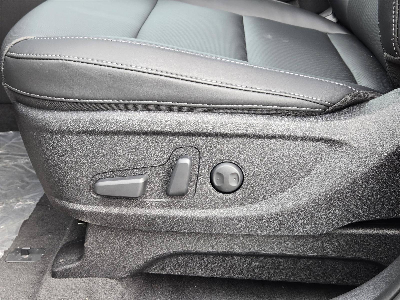 New 2025 Dark Moss Kia S image 18