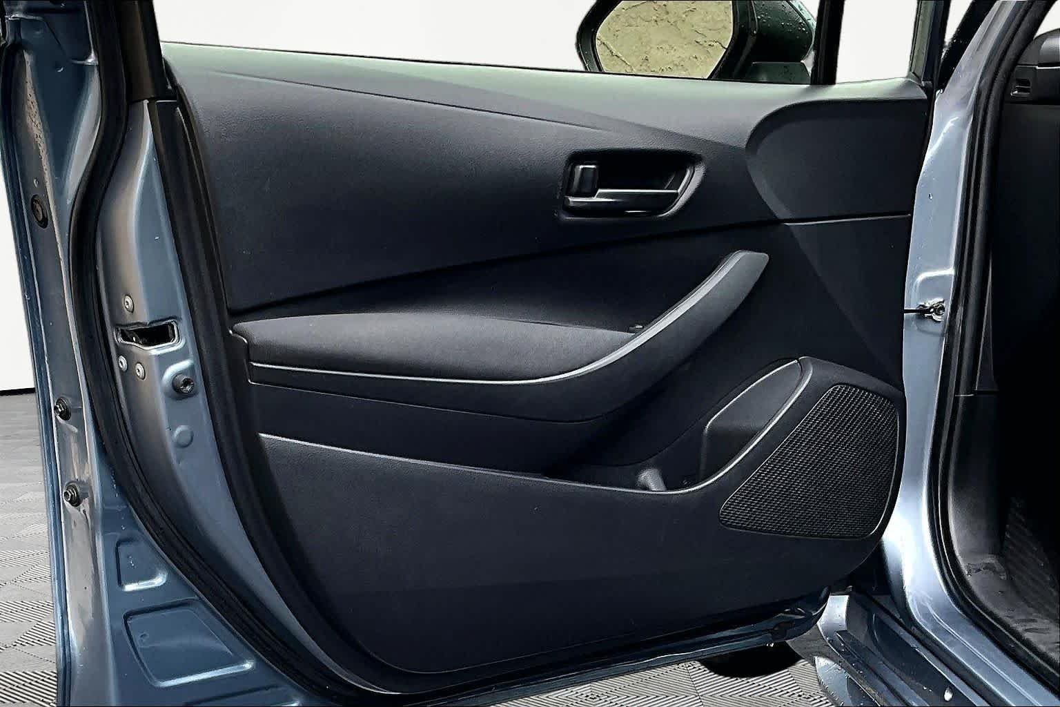 Used 2022 Celestite Toyota LE image 22