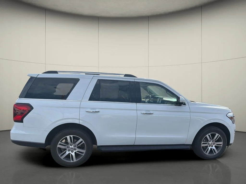 Used 2024 Oxford White Ford Limited image 8