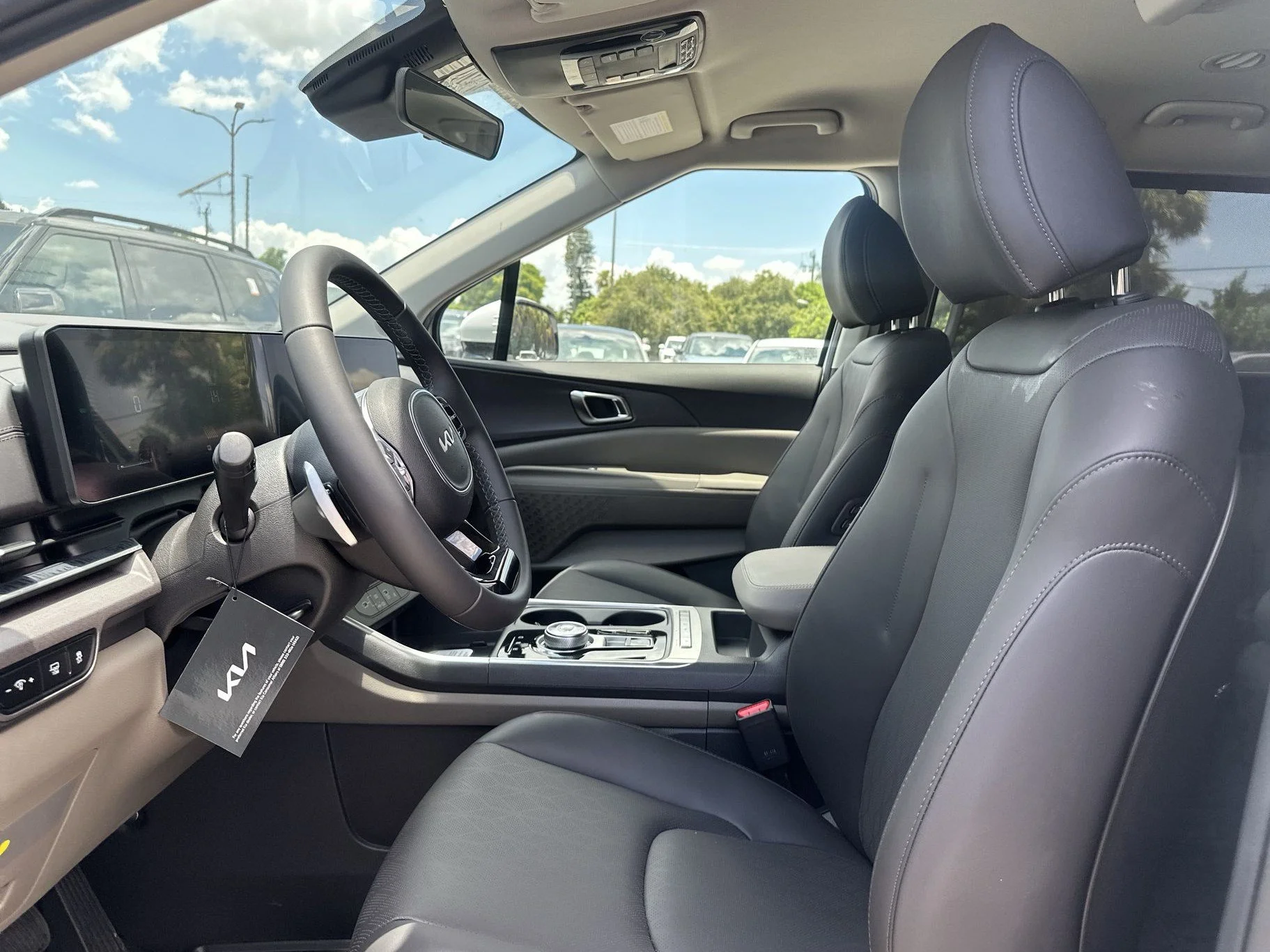 New 2026 Snow White Pearl Kia EX image 15