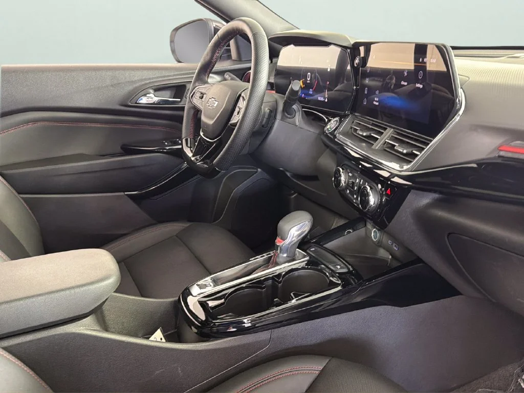 Used 2026 Summit White Chevrolet 2RS image 36