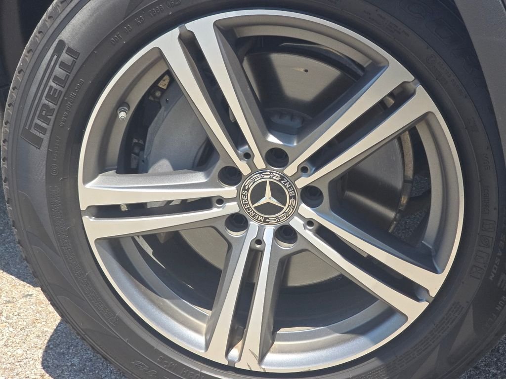 Used 2020 Graphite Gray Metallic Mercedes-Benz GLC 300 image 11