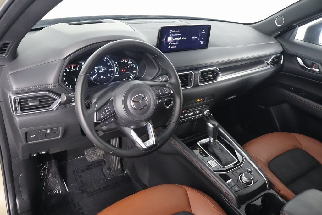 Certified Used 2024  Mazda 2.5 Carbon Turbo image 8