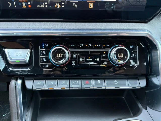 Used 2025 White GMC Denali image 14