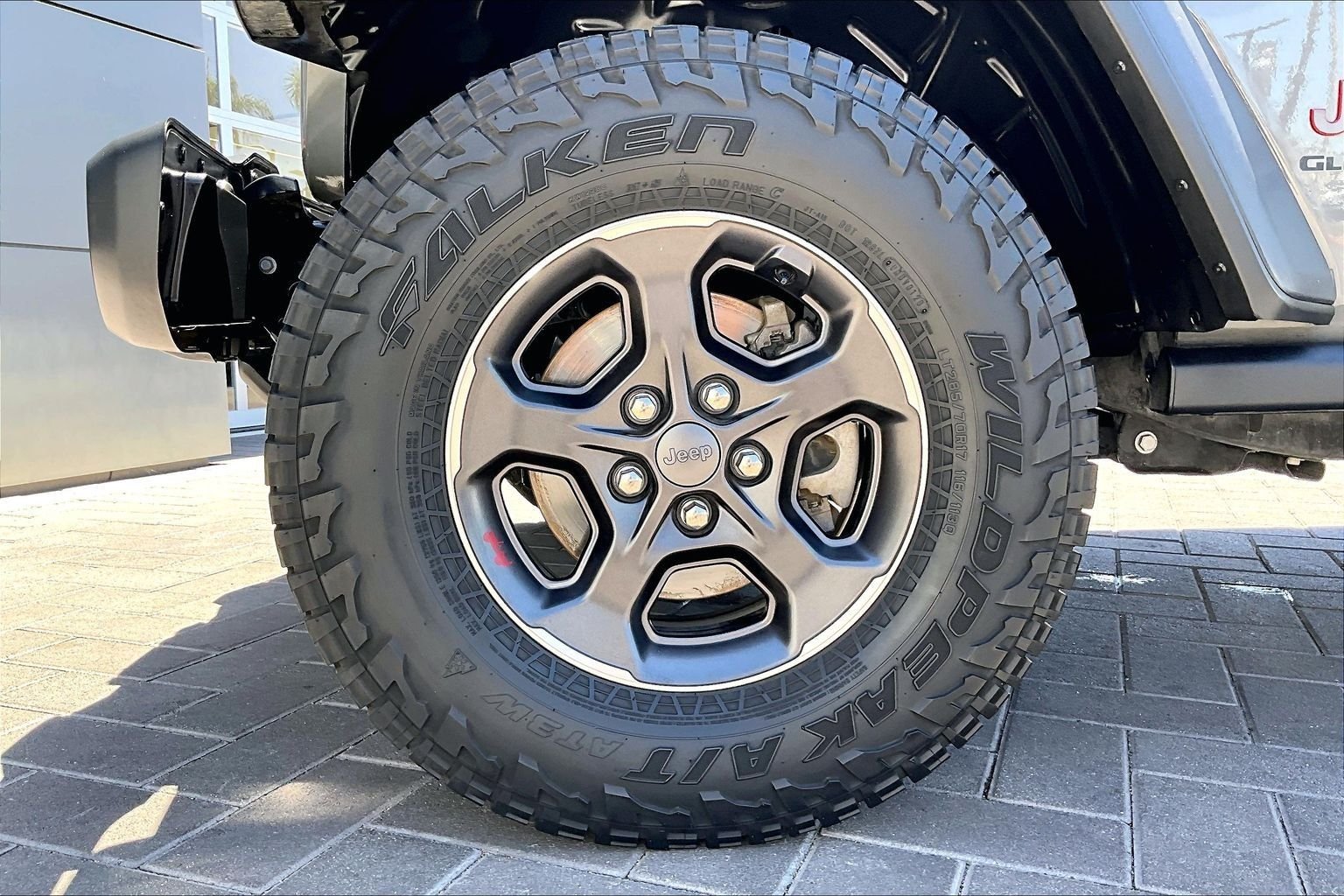 Used 2021 Gray Jeep Rubicon image 9