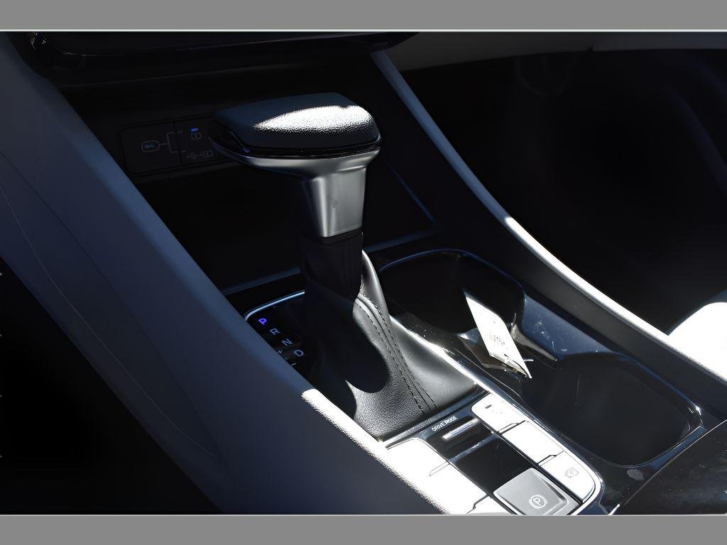 New 2026 Serenity White Pearl Hyundai SEL FWD image 25