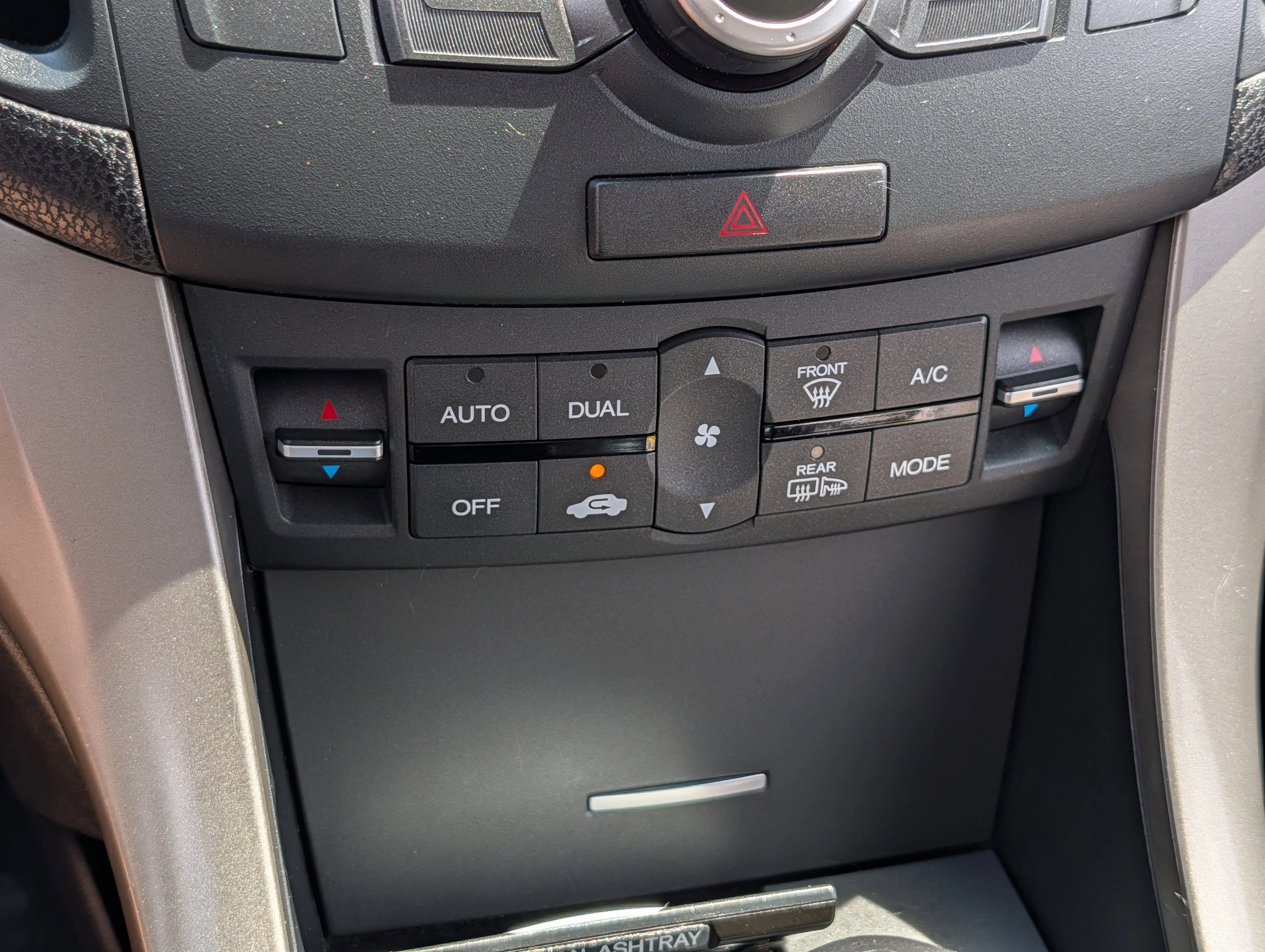 Used 2010 Palladium Metallic Acura  image 23