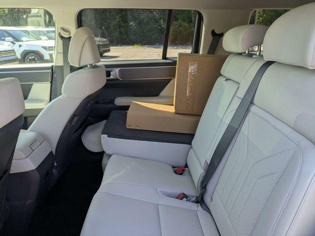 New 2027 Gray Hyundai SEL FWD image 14