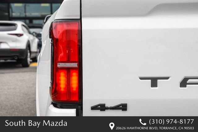2025 Toyota Tacoma SR5 - Photo 9