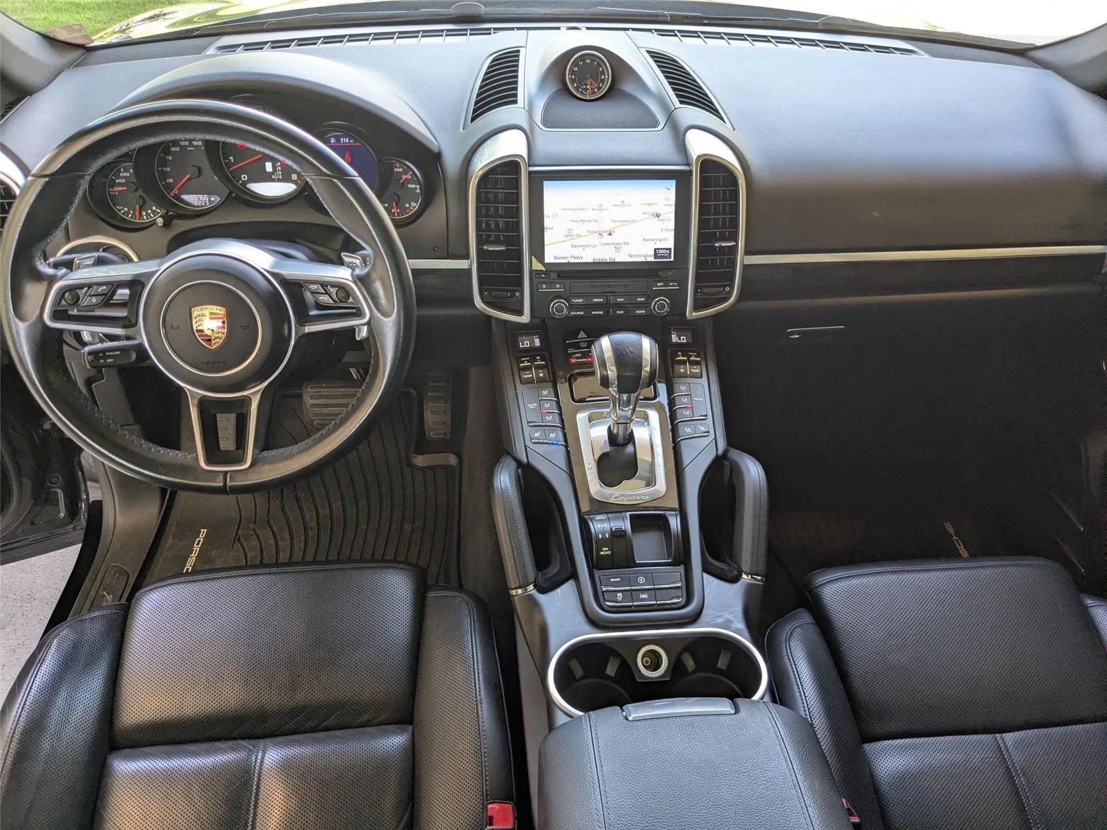 Used 2017  Porsche Platinum Edition image 30