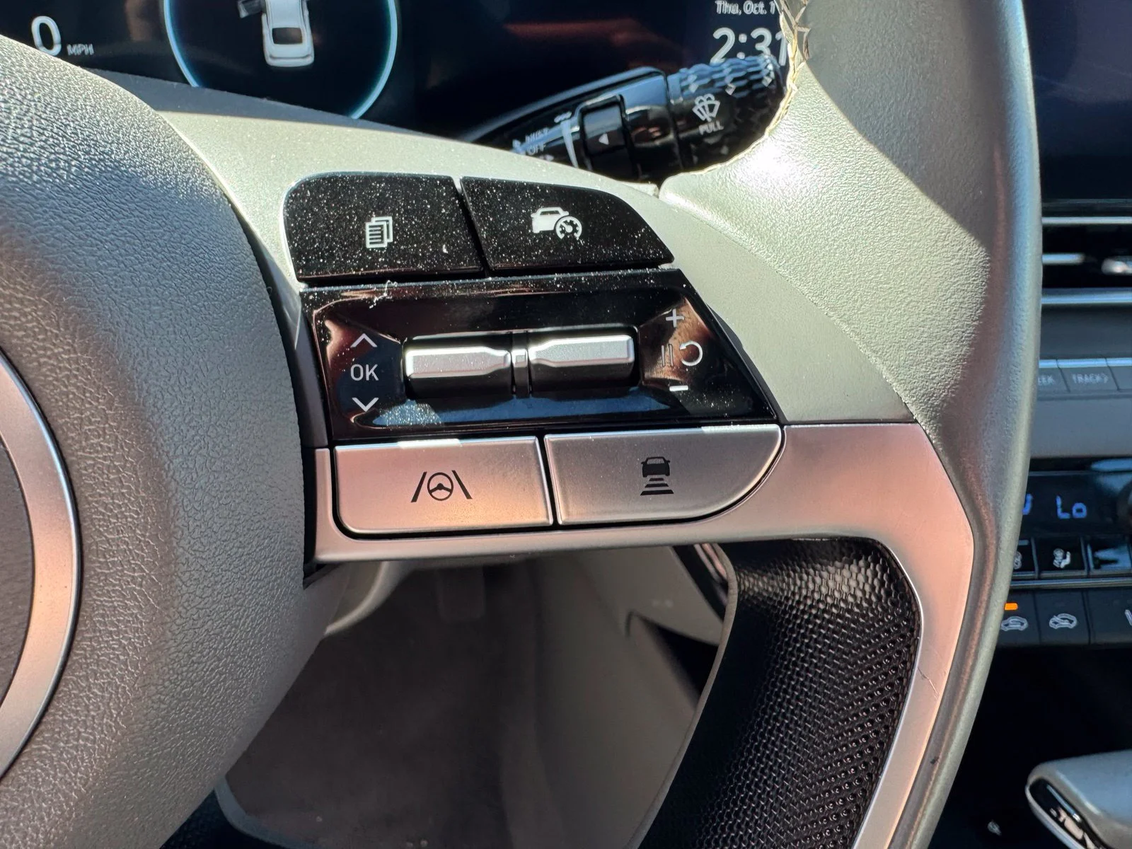 Used 2025 Red Hyundai SEL Convenience image 19