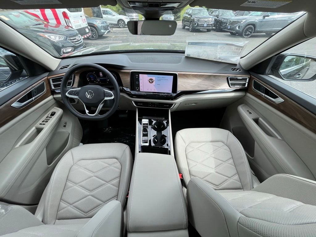 New 2026 Black Volkswagen 2.0T SE w/Technology image 13