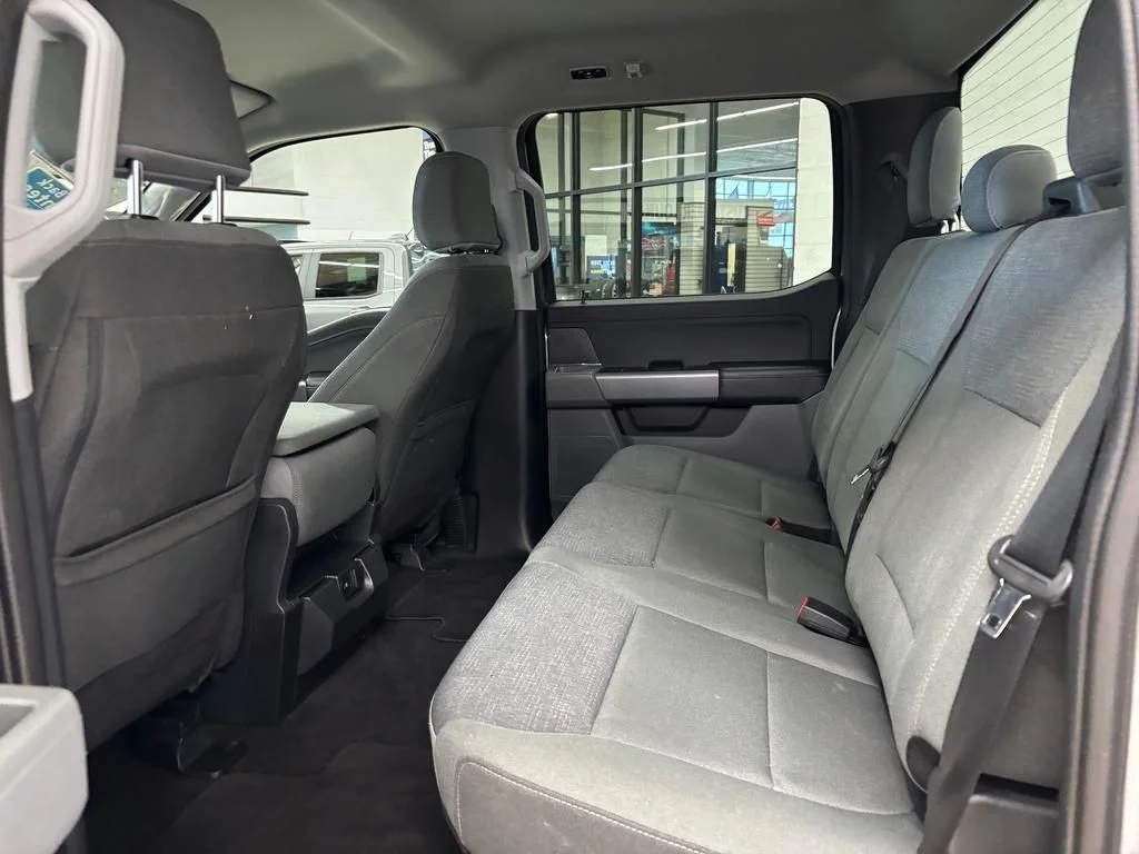 Used 2025 Silver Ford XLT image 11