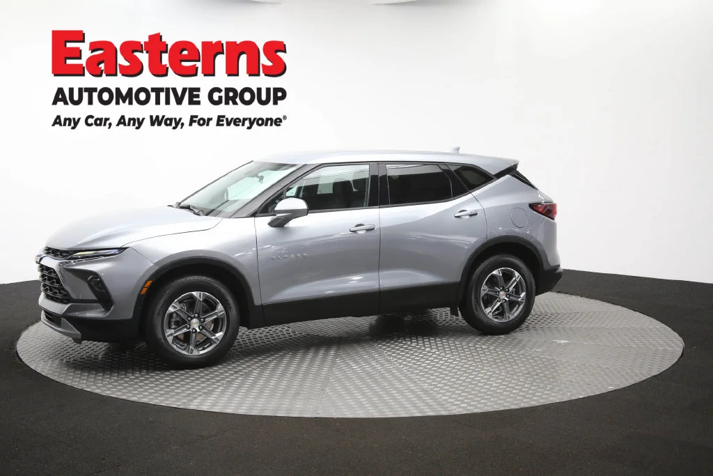 Used 2025 Gray Chevrolet LT image 61