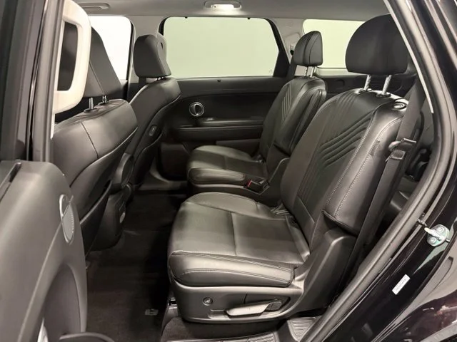 Used 2026 Red Hyundai SEL Convenience image 29
