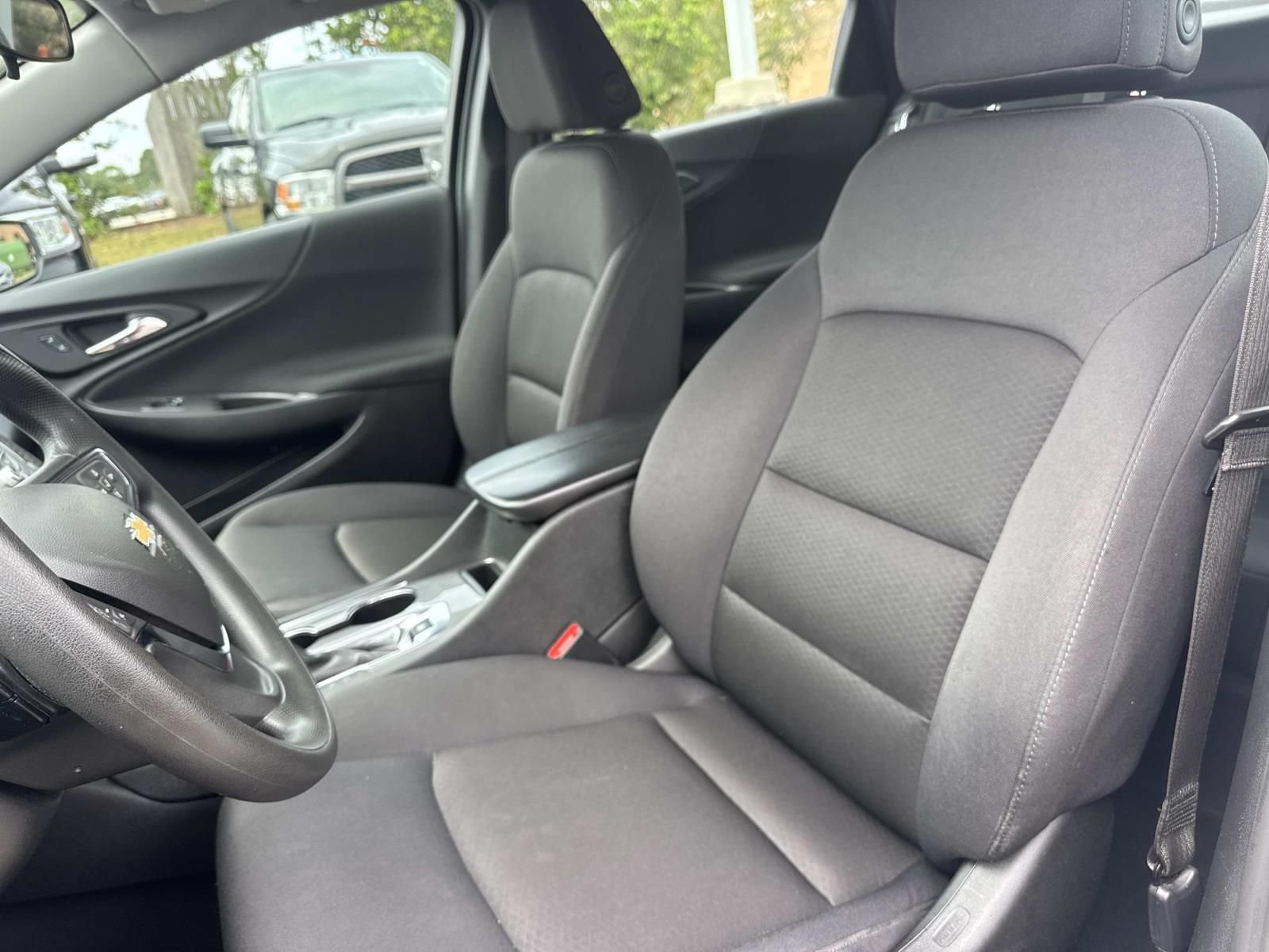 Used 2025 White Chevrolet LT image 16