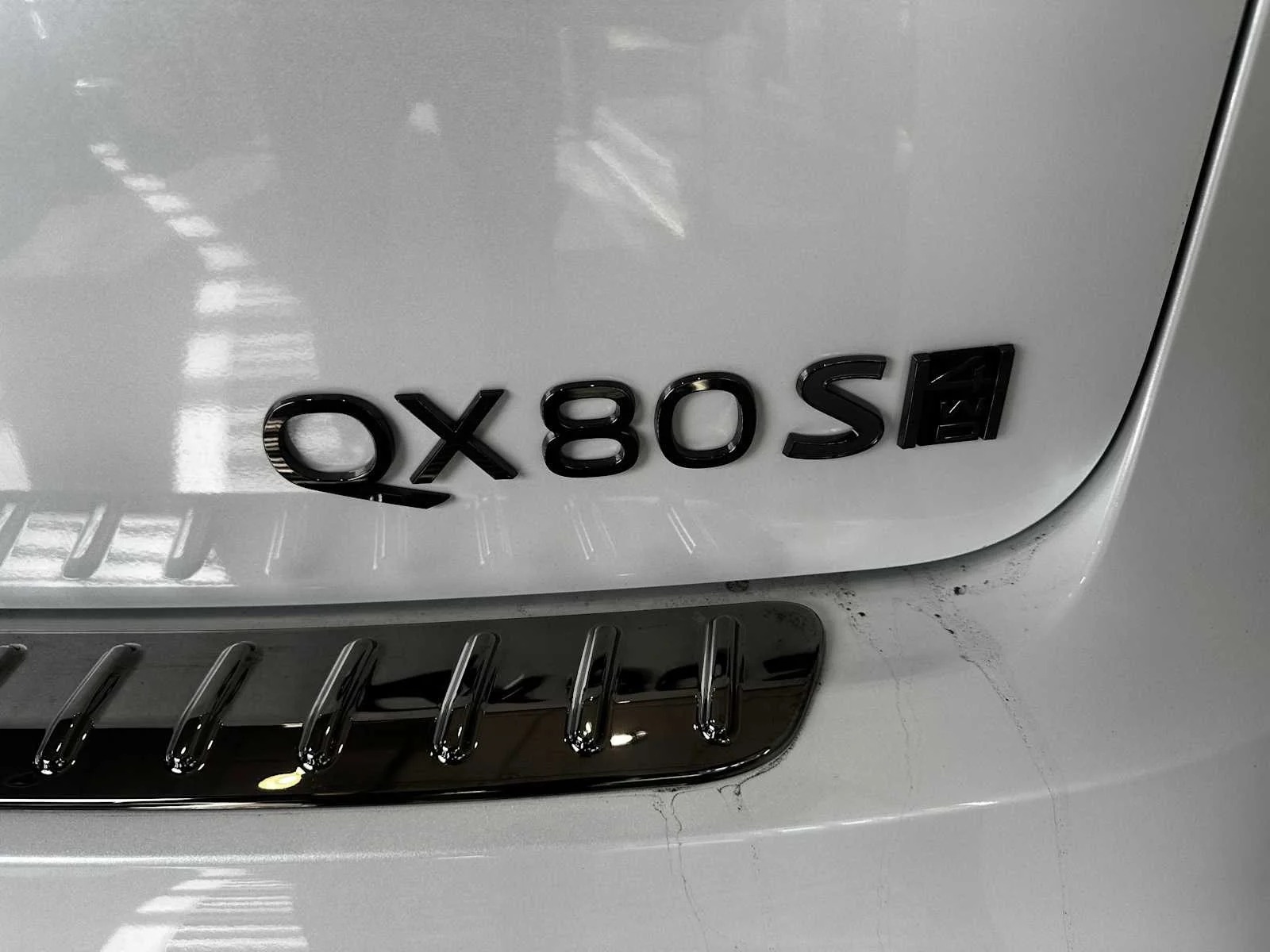 New 2026 2T RADIANT WHIT INFINITI Sport 4WD image 7