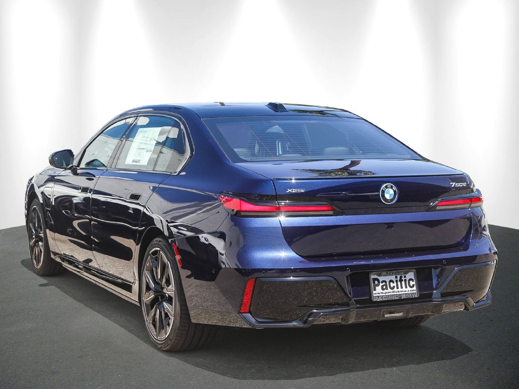 2026 BMW 7 Series photo 4