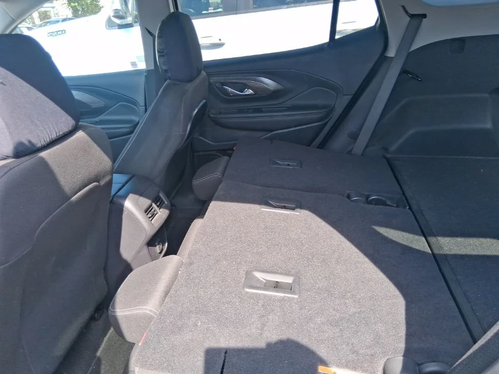 Used 2023 Silver GMC SLE image 17