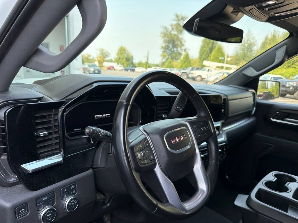 Used 2025 Summit White GMC SLT image 10