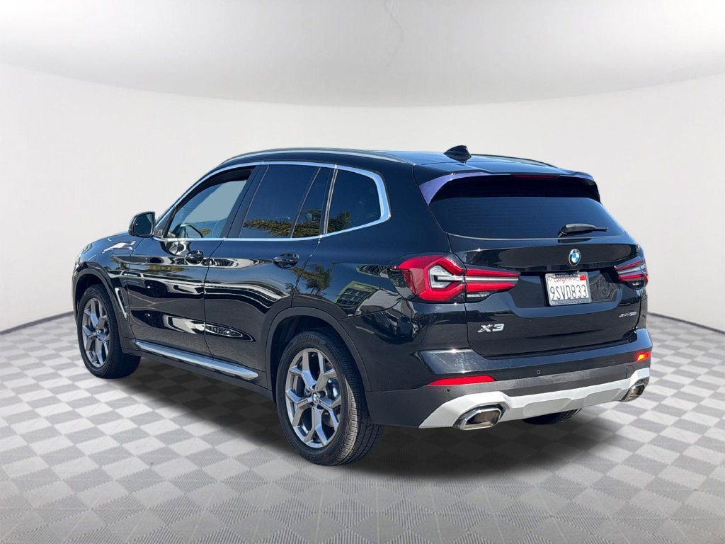 Used 2022 Jet Black BMW xDrive30i image 4