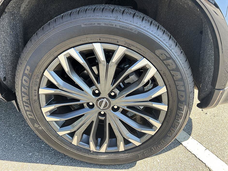 Used 2026 Super Black Nissan Platinum image 10