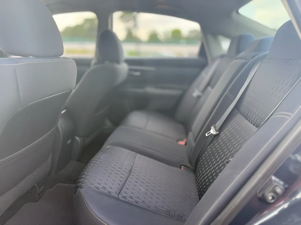 Used 2018 Storm Blue Nissan 2.5 SV image 32