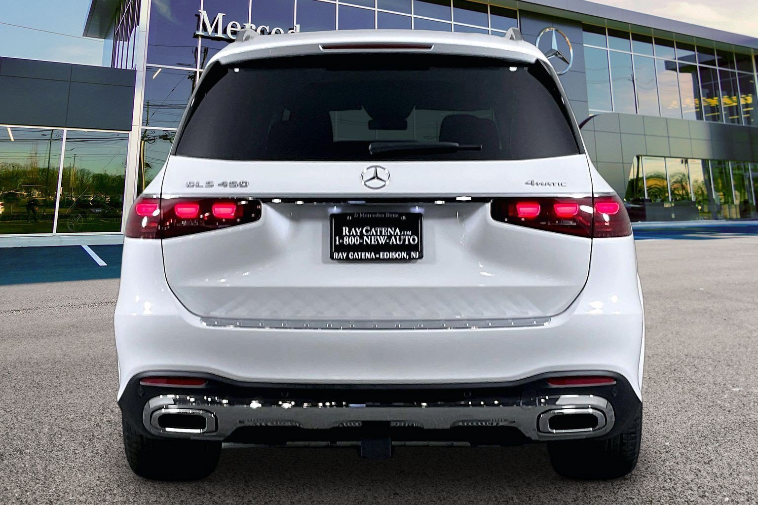New 2026 MANUFAKTUR Moonlight White Metallic Mercedes-Benz GLS 450 image 18