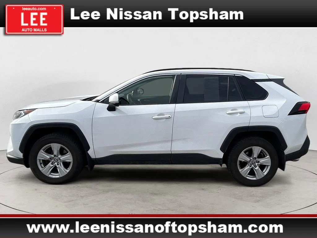 Used 2020 Super White Toyota XLE image 2