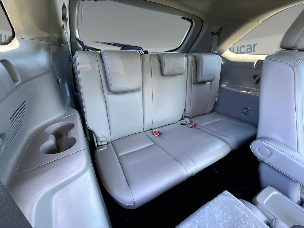 Used 2019 Blizzard Pearl Toyota XLE image 17