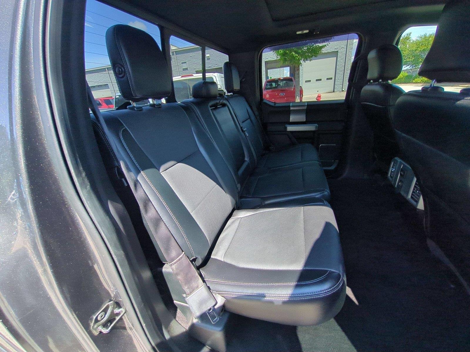 Used 2015 Magnetic Metallic Ford Lariat image 36