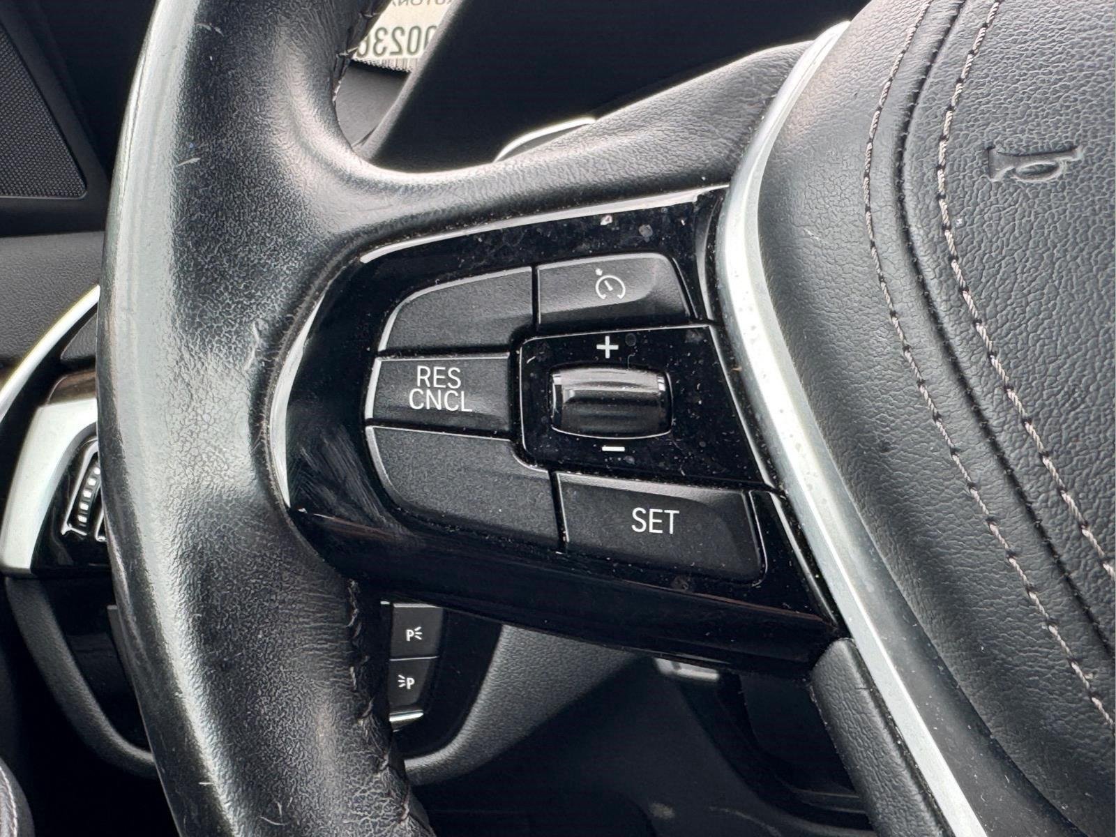 Used 2019 Black Sapphire Metallic BMW 530e iPerformance image 21