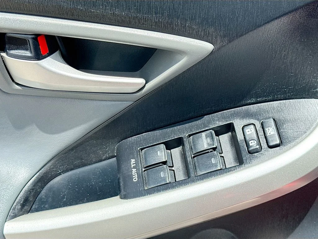Used 2014 Red Toyota Five image 21