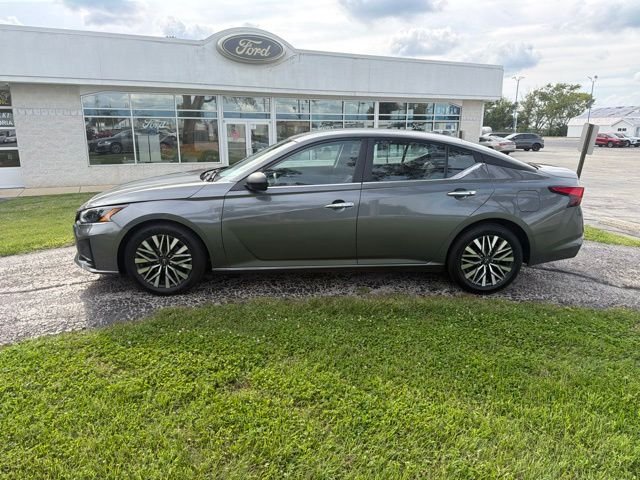 Used 2024 Gray Nissan 2.5 SV image 5