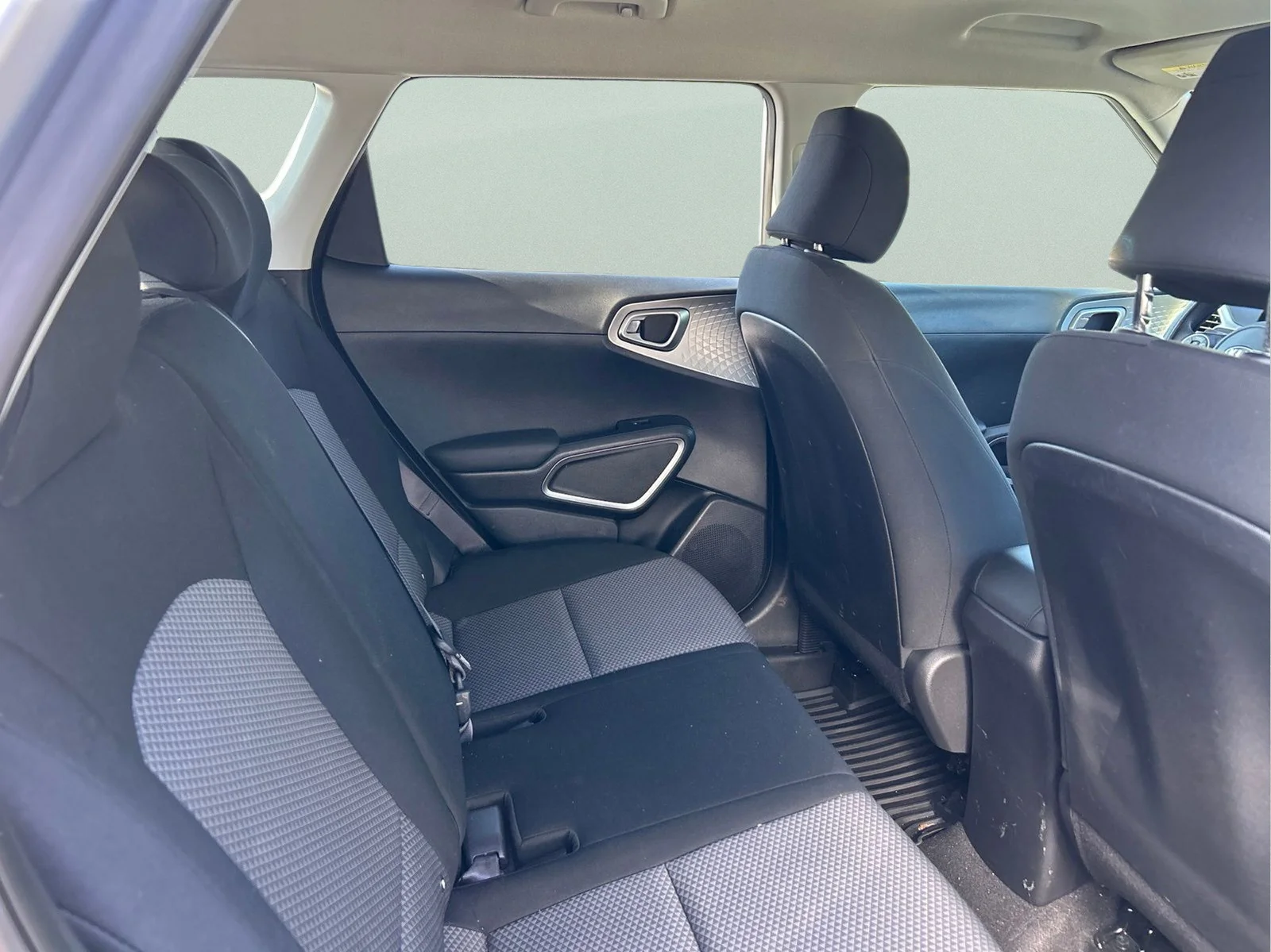 Used 2020 Sparkling Silver Kia LX image 11