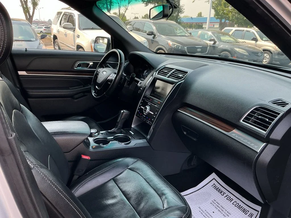 Used 2016 Silver Ford Limited image 25